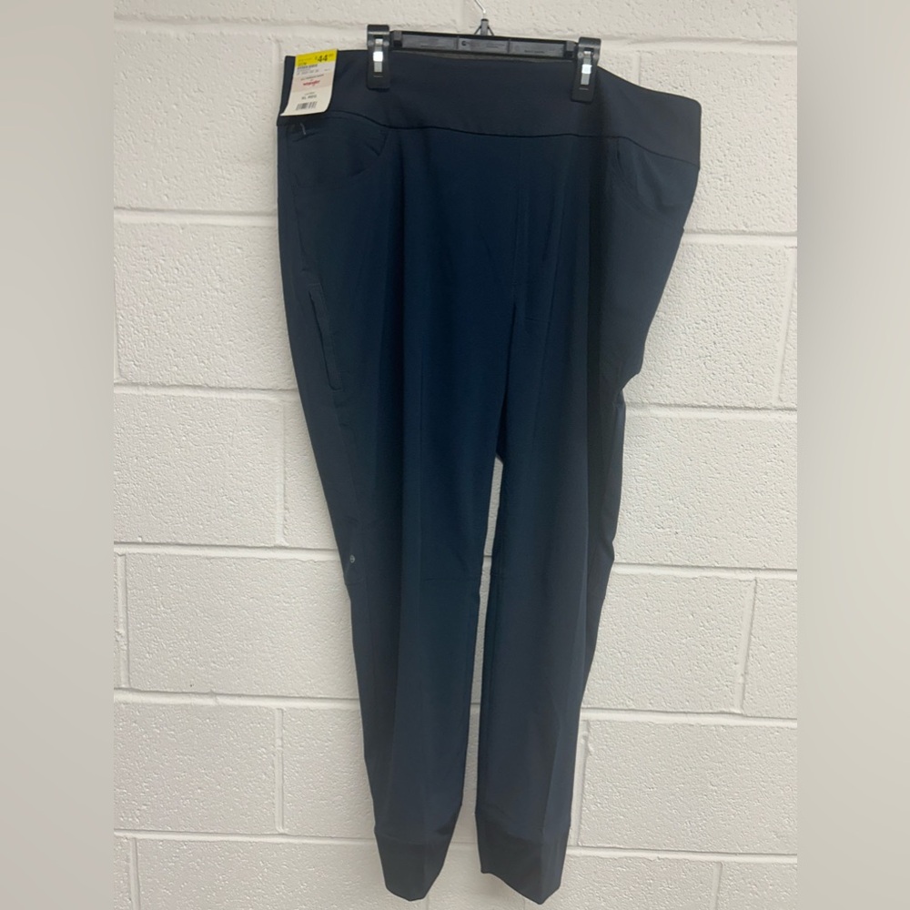 NWT Women’s Navy Blue Wrangler ATG Trail Jogging Pants - Size XL